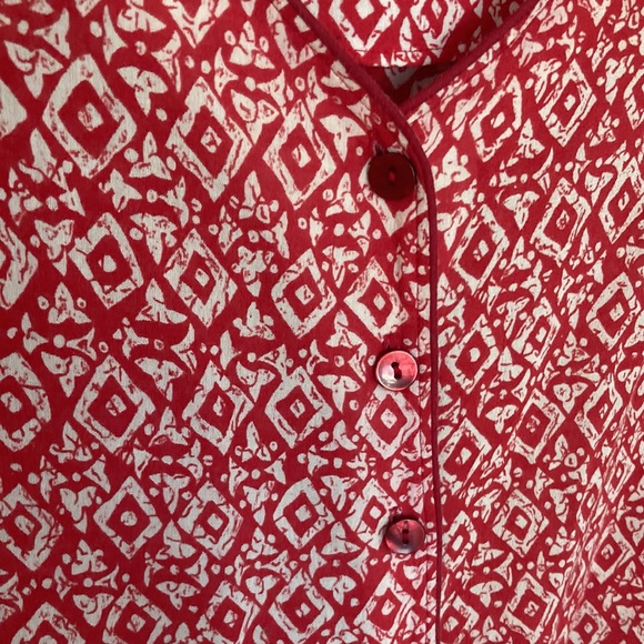 Red Ikat Like Print on Cream Background Dress V Front/Back Loose Fit Floral Med - Picture 5 of 10